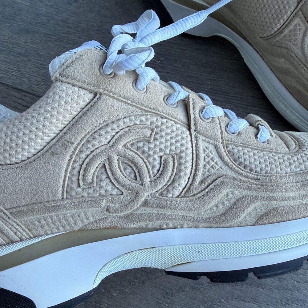 CHANEL Cream Textured Women's Sneakers - Picture 6 of 8